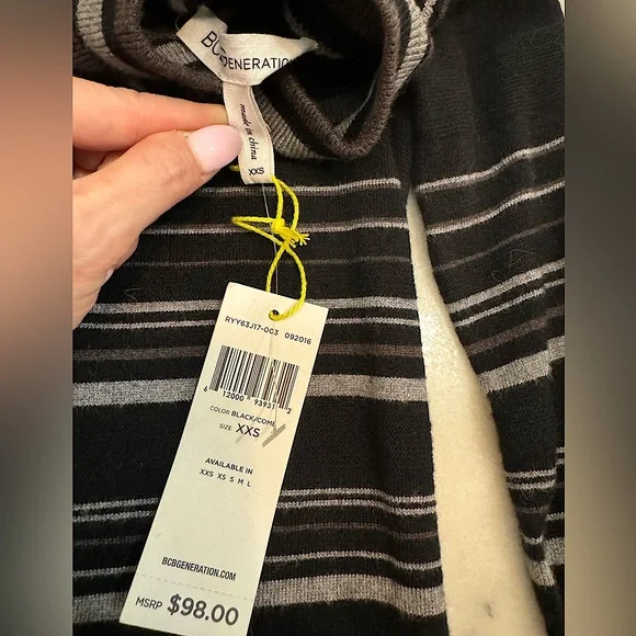 🖤NWT BCBG Generation stripped LBD with mock neck and back key-hole opening - Picture 4 of 6